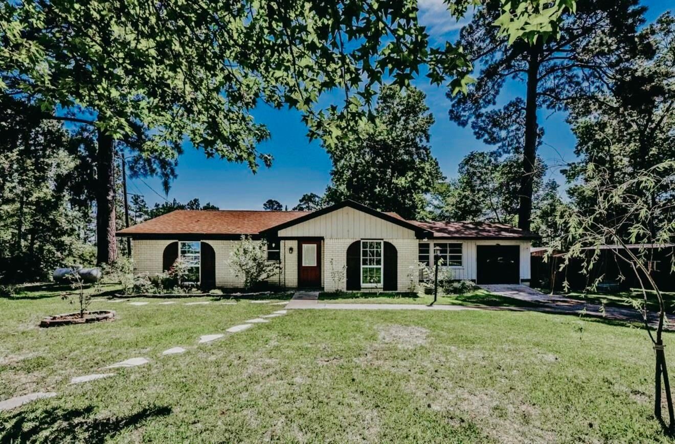Property Photo: 191 Navaho Trail TX 77360