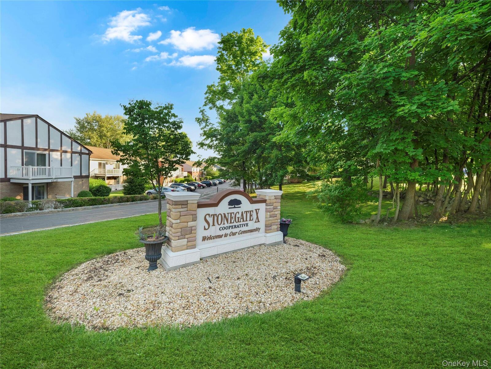 Property Photo:  1 Doxbury Lane  NY 10901 