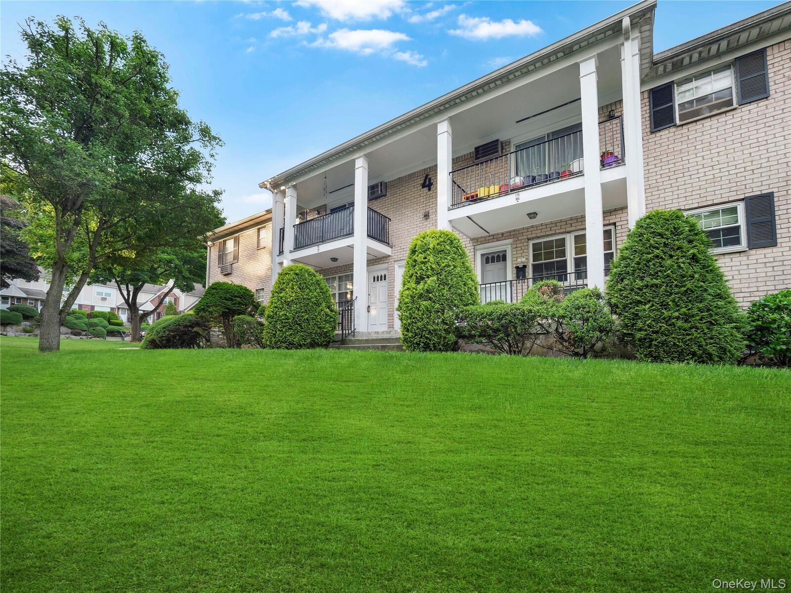 Property Photo:  1 Doxbury Lane  NY 10901 