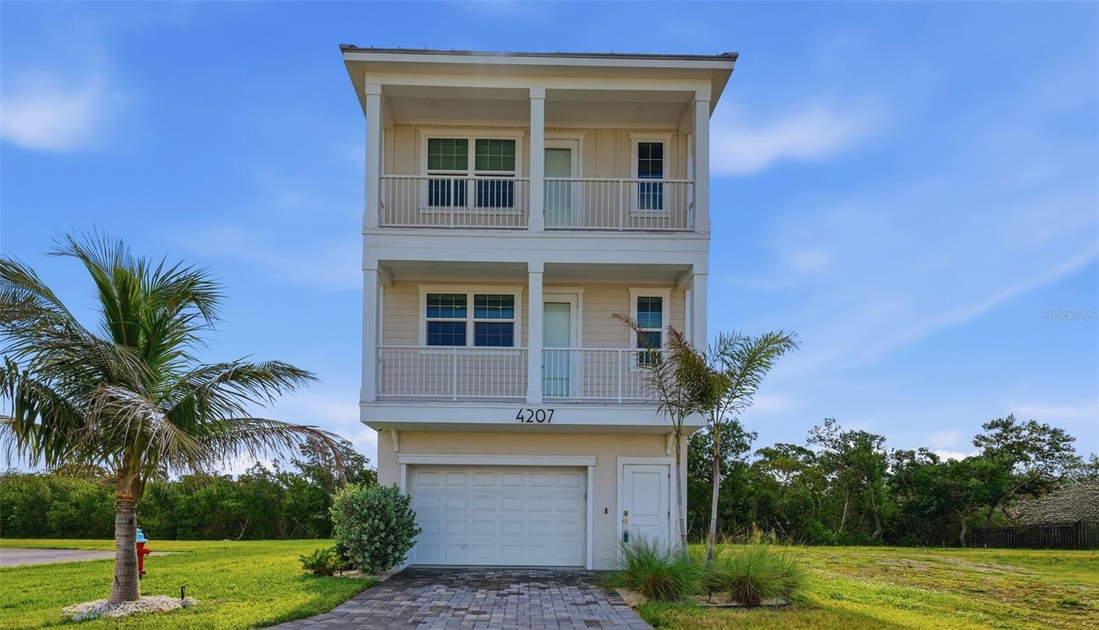 Property Photo:  4207 Marina View Way  FL 34215 