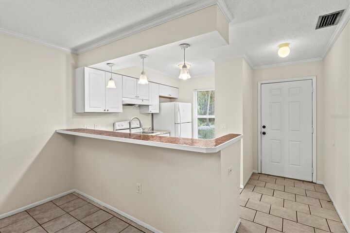 Property Photo: 4631 Summerwind Drive 16 FL 34234