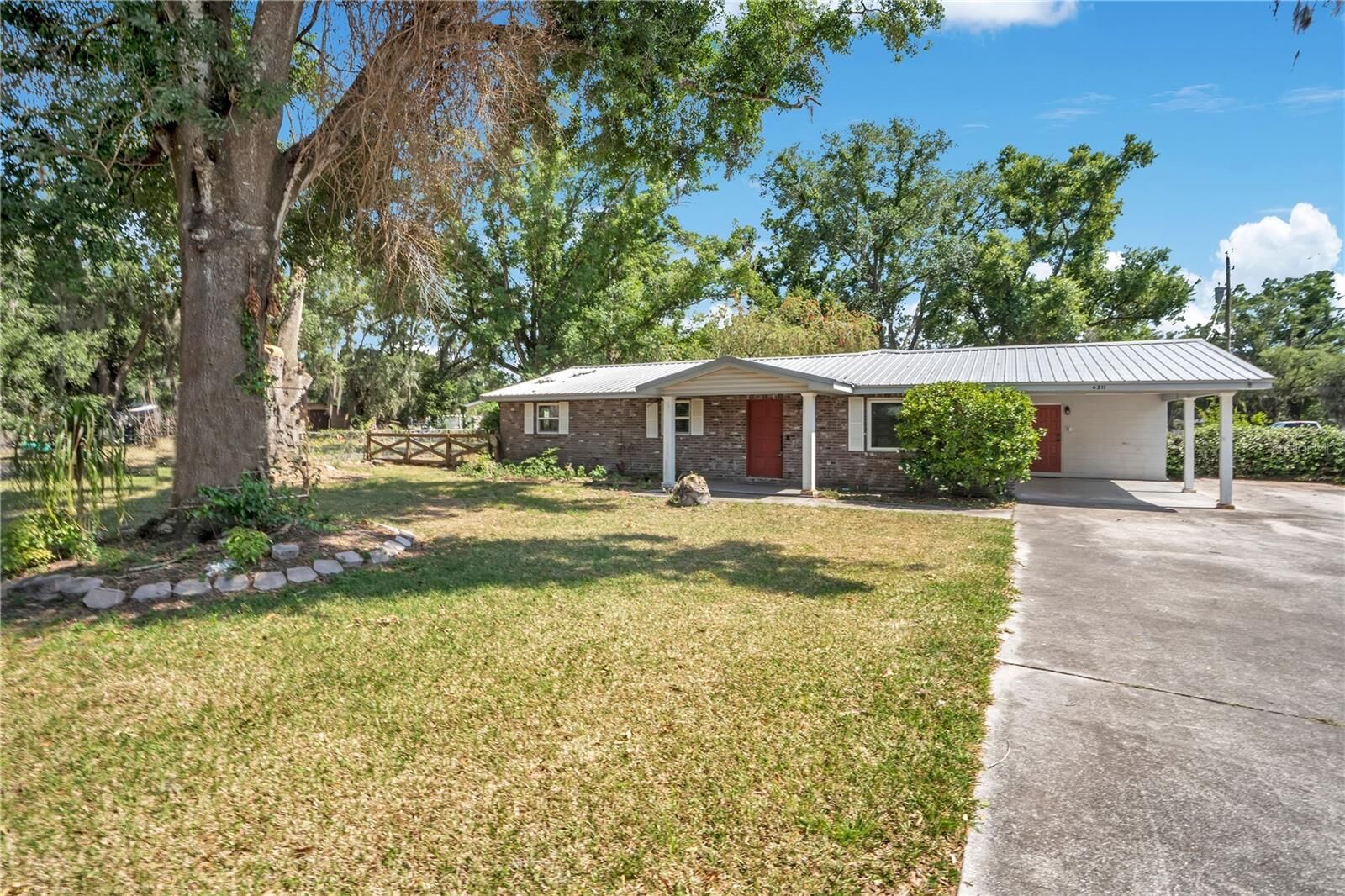 Property Photo: 6311 Bob Head Road FL 33565
