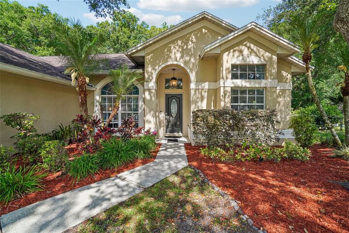 Property Photo:  3319 Laurelwood Court  FL 34688 
