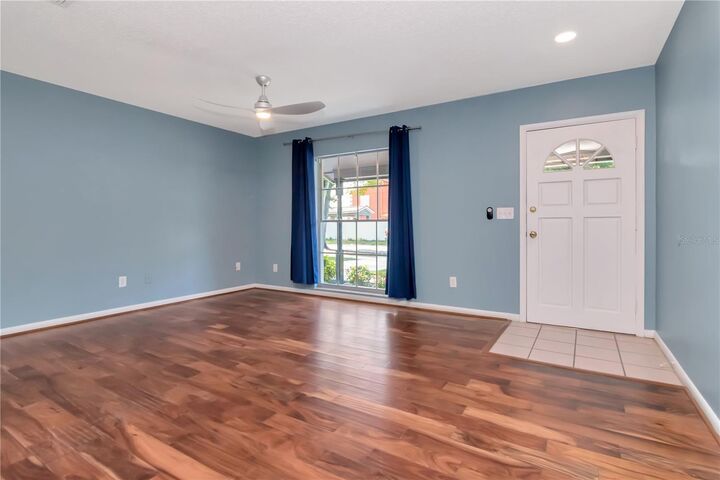 Property Photo:  7303 Woodkirk Court  FL 33634 