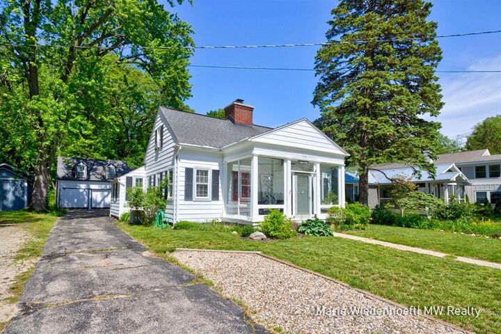 Property Photo:  722 Lake Street  MI 49453-9435 