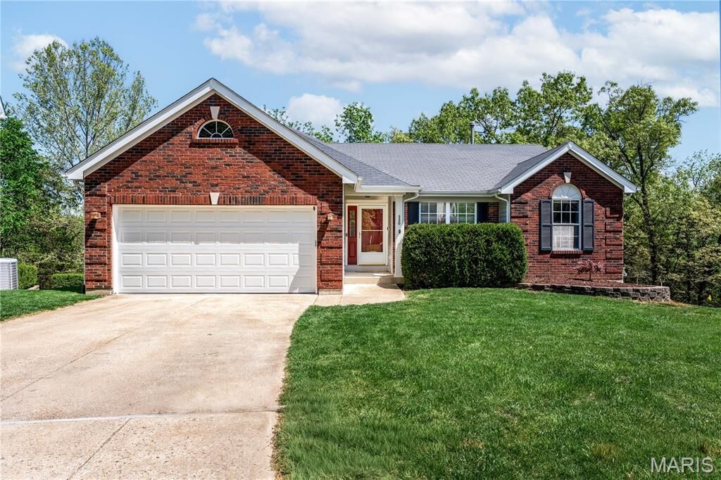 Property Photo: 330 Woodlawn Terrace Court MO 63021