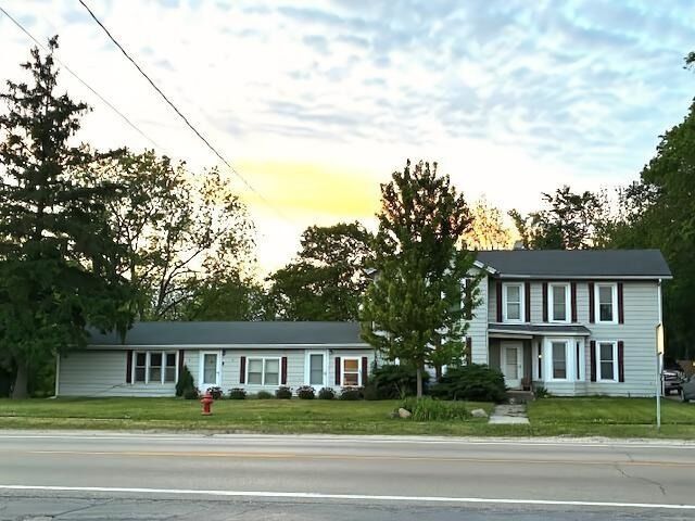 Property Photo: 722/724 W Grant Highway IL 60152