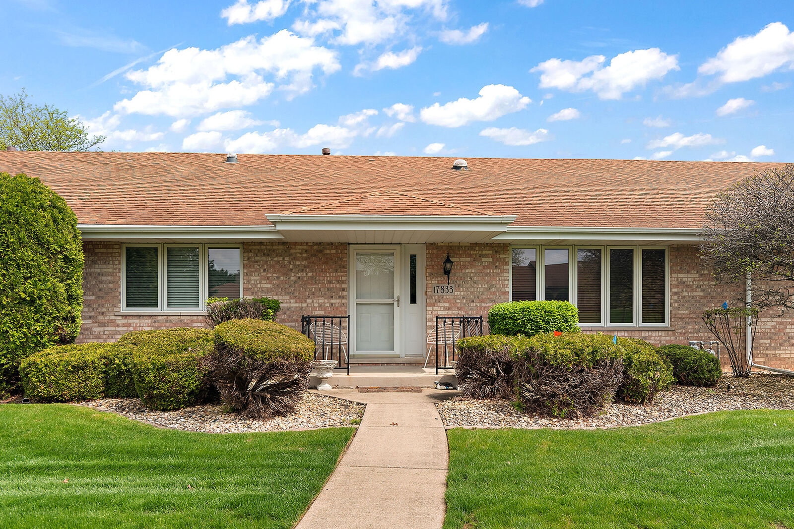 Property Photo:  17833 Maine Court  IL 60467 