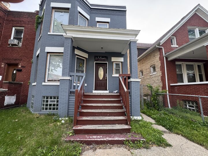 Property Photo: 7324 S Blackstone Avenue IL 60619
