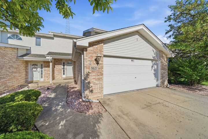 Property Photo:  8627 Miroballi Drive  IL 60457 