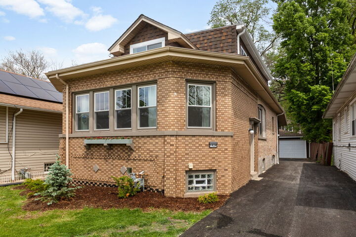 Property Photo: 1929 S 3rd Avenue IL 60153