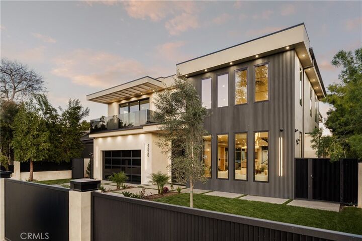 Property Photo:  4528 Matilija Avenue  CA 91423 