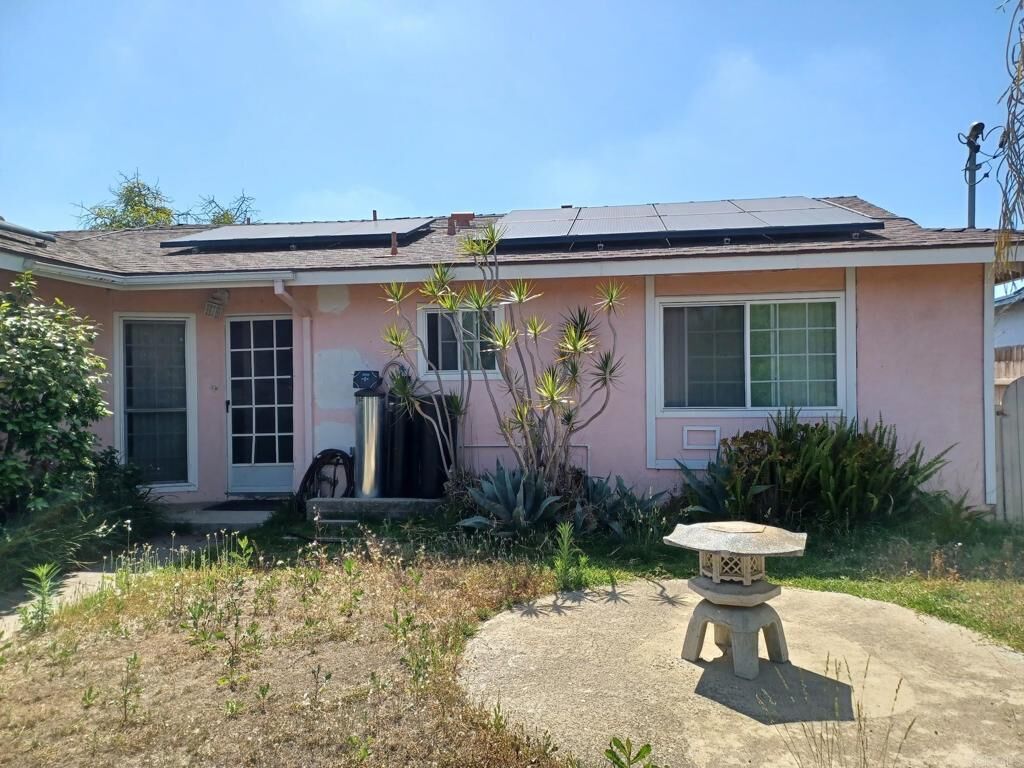 Property Photo: 4808 Siesta Place CA 92057