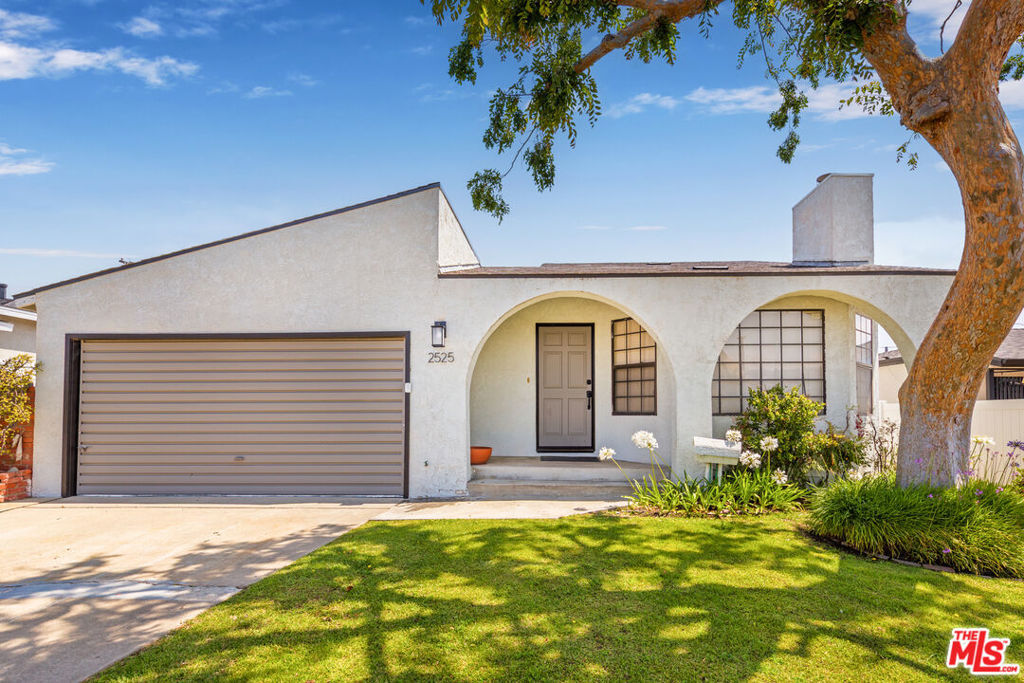 Property Photo: 2525 Grand Summit Road CA 90505