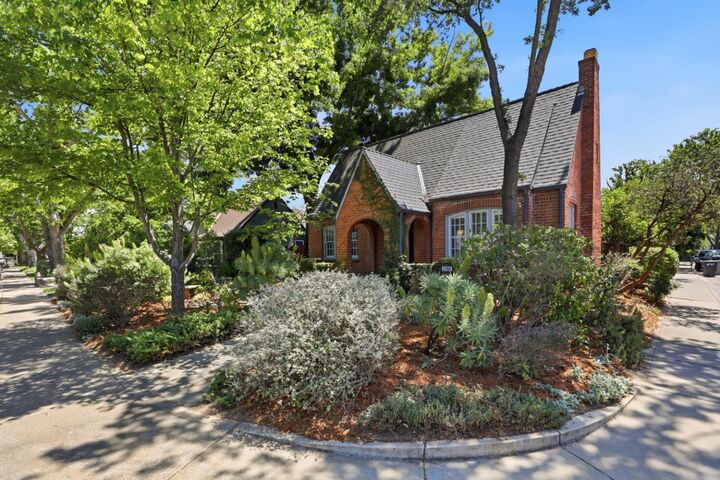 Property Photo:  2700 Castro Way  CA 95818 