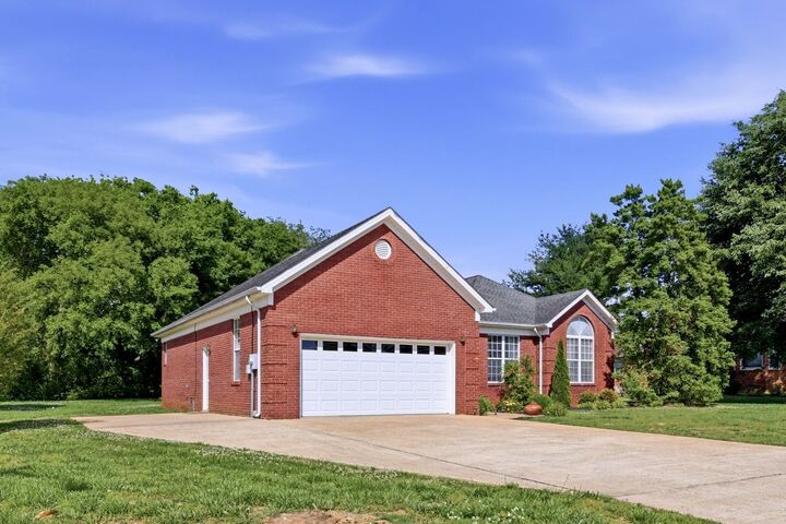 Property Photo: 1130 Austin Cir TN 38464