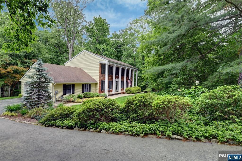 Property Photo:  71 Cheshire Lane  NJ 07456 