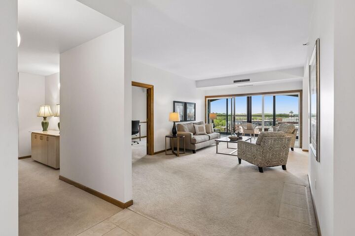Property Photo: 1201 Yale Place 809 MN 55403