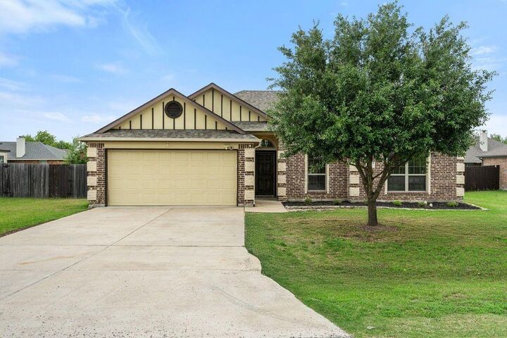 Property Photo:  106 Poinsetta Drive  TX 75152 