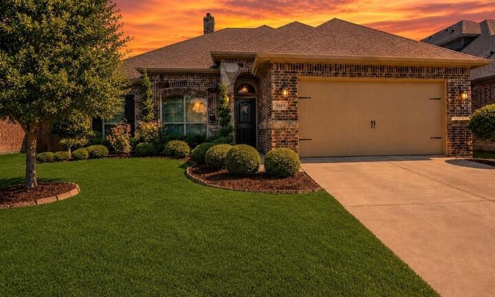 Property Photo:  11116 Silver Horn Drive  TX 76108 