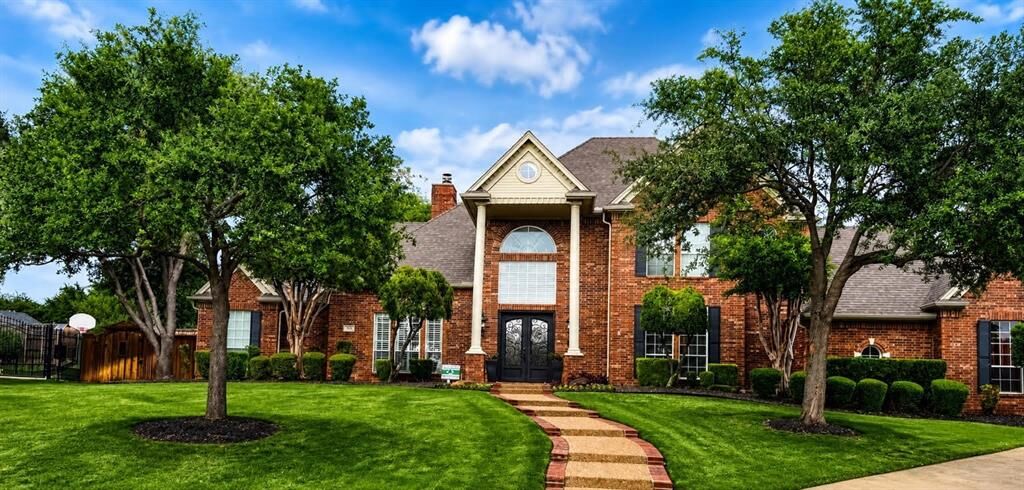 Property Photo:  305 Bandera Court  TX 76092 