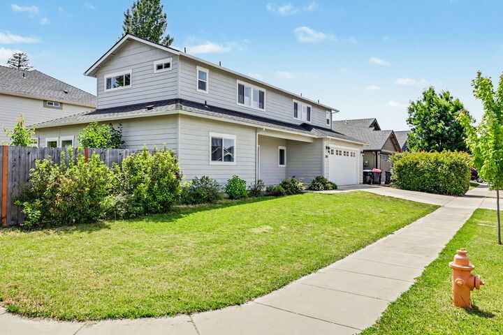 Property Photo:  2201 Westwood Drive  OR 97501 