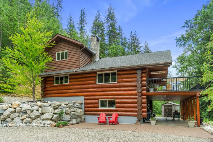 1372 Seymour River Road — photo 1