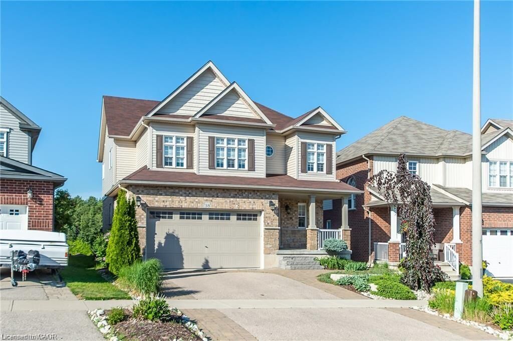 Property Photo:  38 Parkvale Drive  ON N2R 1Z5 