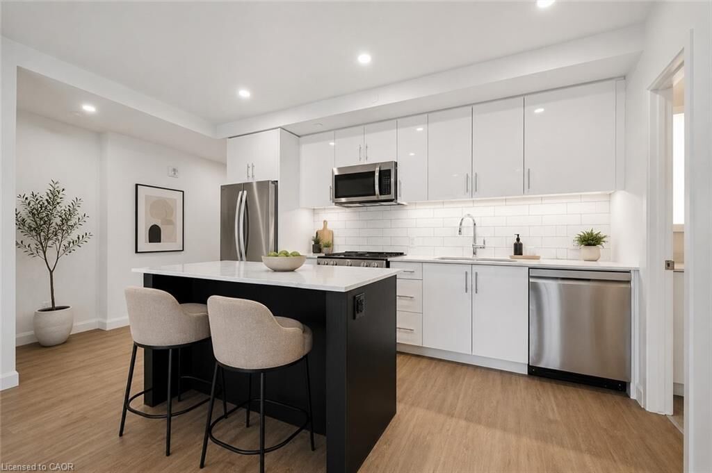 Property Photo:  410 Westhaven Street 206  ON N2T 0E2 