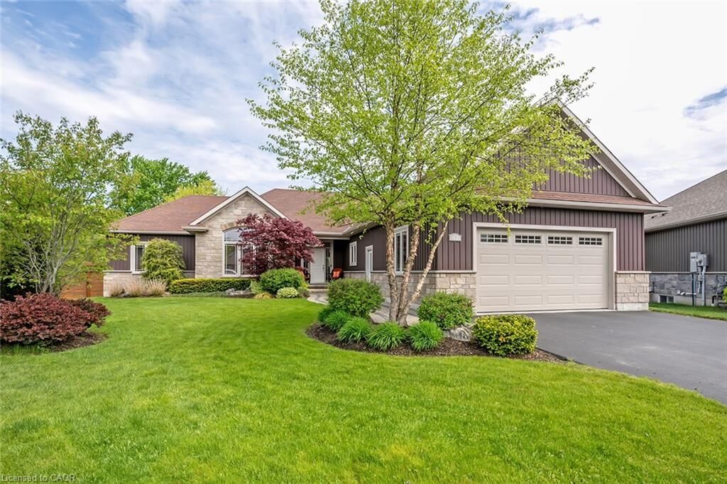 Property Photo:  49 Postma Drive  ON N1A 0B2 