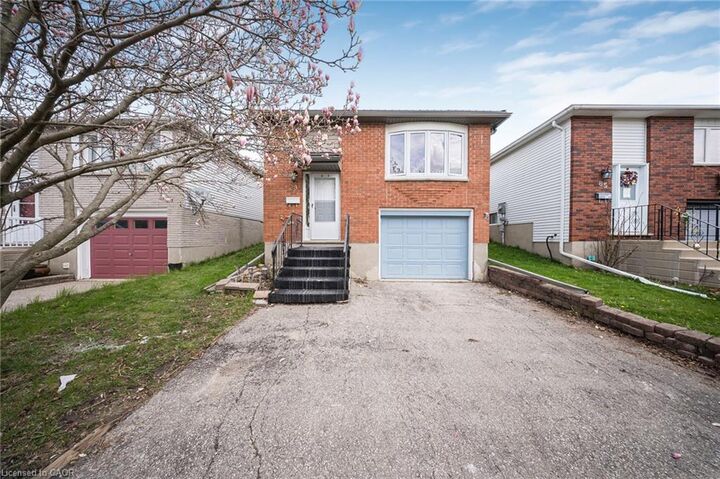 Property Photo:  89 Ristau Crescent  ON N2E 3A9 