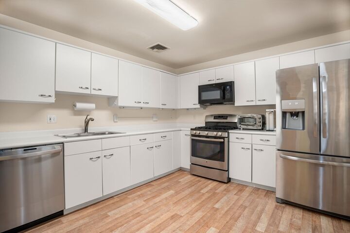 Property Photo:  770 Salisbury St J558  MA 01609 