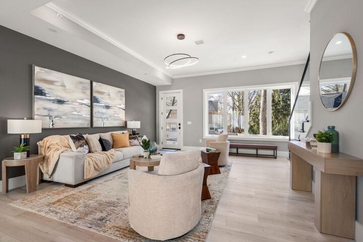 Property Photo:  28 Wilson Cir 28  MA 02461 