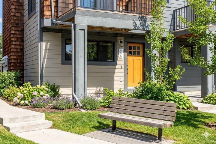 Property Photo: 455 Ascot Circle SW AB T3H 0X3