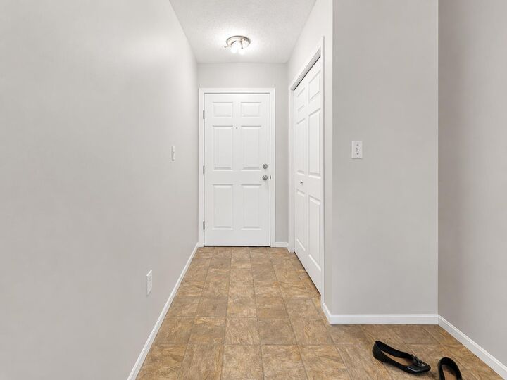 Property Photo: 11220 104 Avenue 103 AB T8V 2Z1