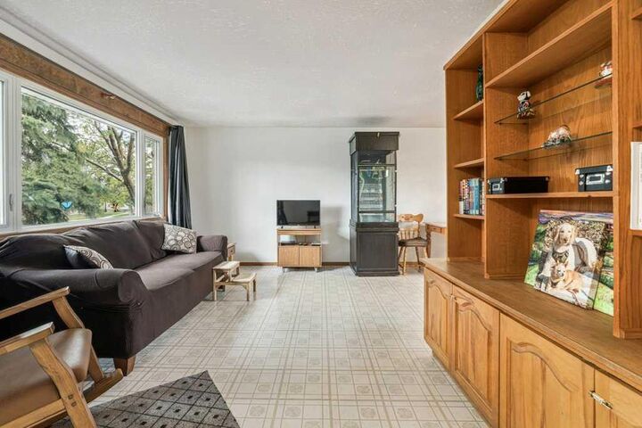 Property Photo: 840 Pinecliff Drive NE AB T1Y 3W7