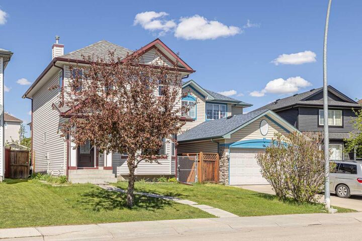 Property Photo:  80 Covewood Green NE  AB T3K 5G5 