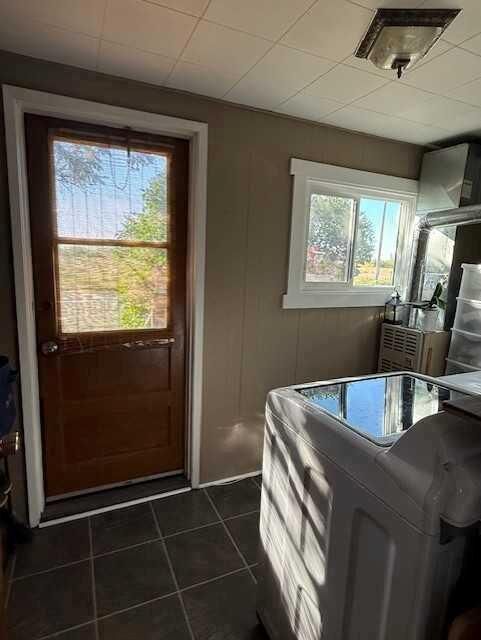 Property Photo: 320 Railway Avenue W AB T0J 1P0
