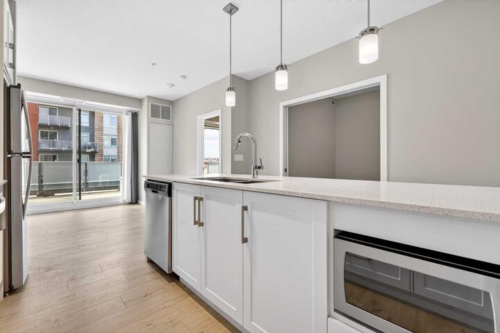 Property Photo: 122 Mahogany Centre SE 403 AB T3M 2Y1