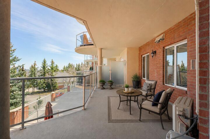 Property Photo: 200 Patina Court SW 205 AB T3H 4K9