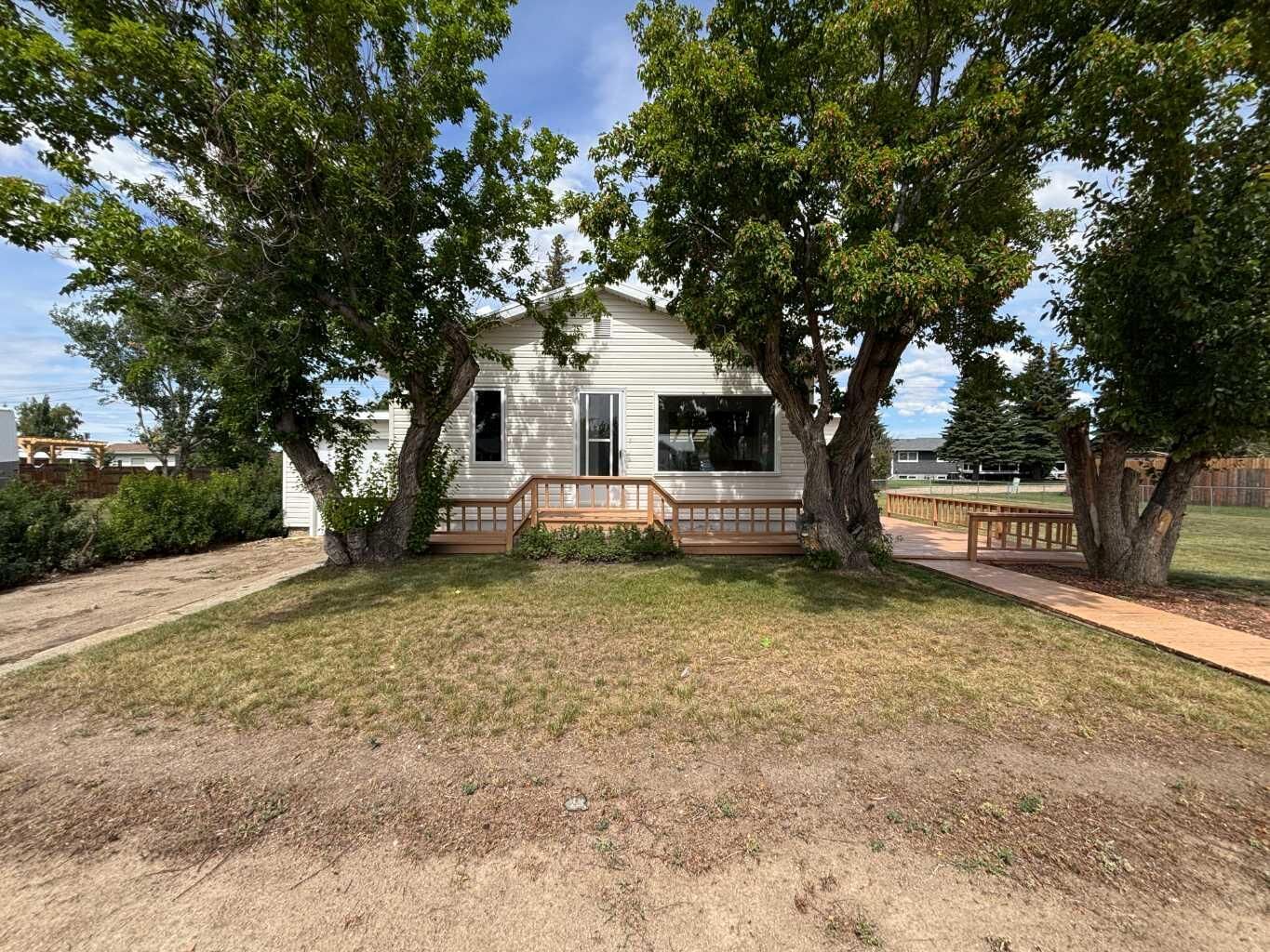 Property Photo: 307 Centre Avenue AB T0K 0N0
