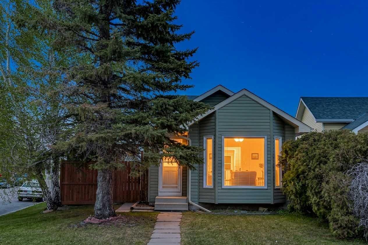 Property Photo: 18 Martinview Crescent NE AB T3J 2S2
