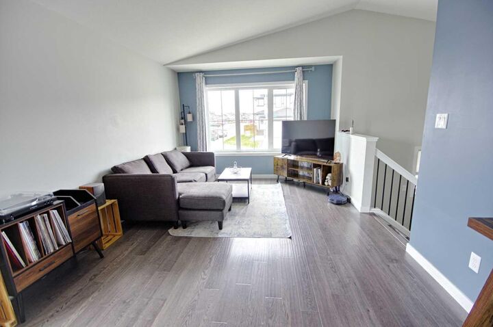 Property Photo:  643 Moonlight Lane W  AB T1J 5M1 