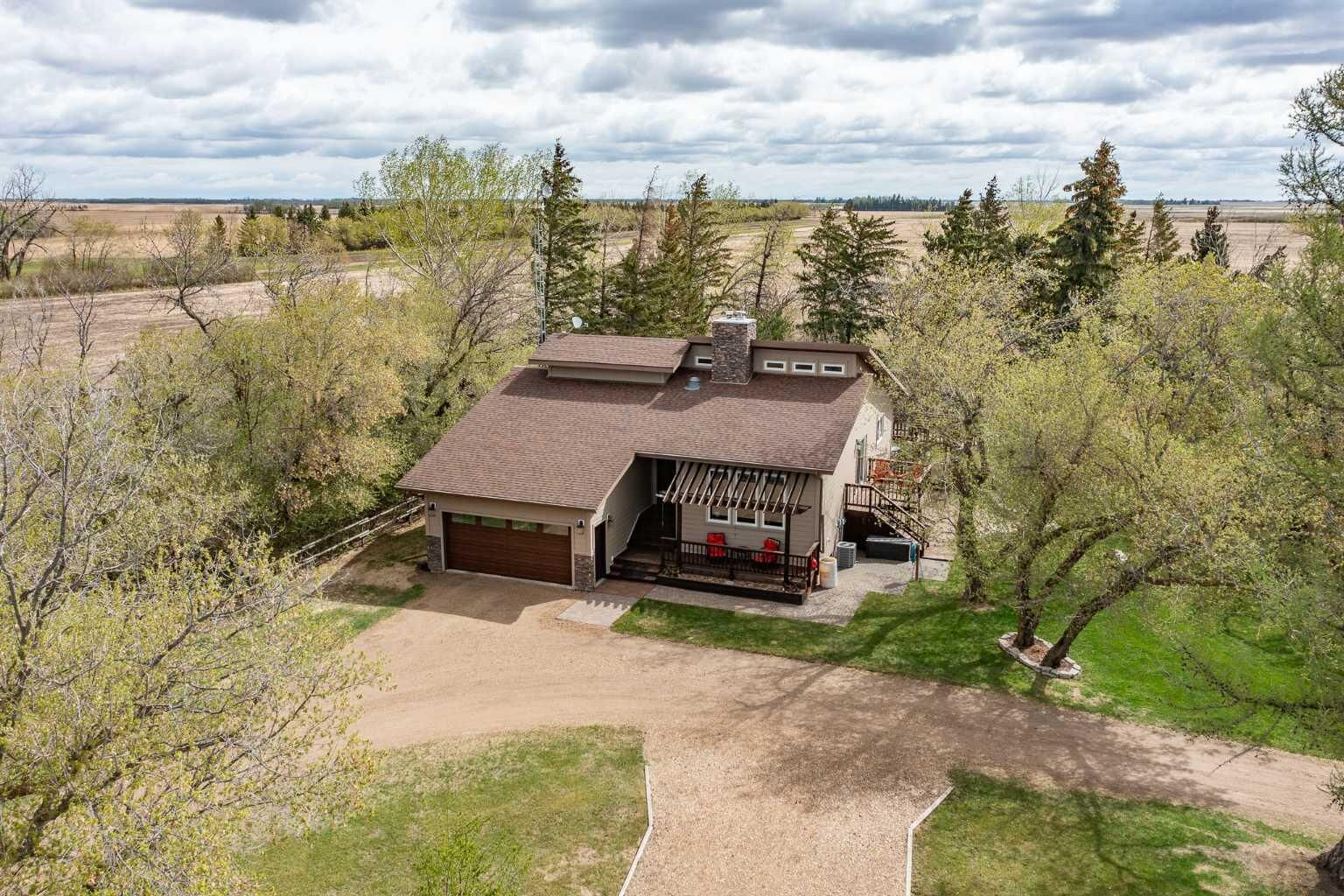 Property Photo:  42377 Range Road 151  AB T0B 1N0 