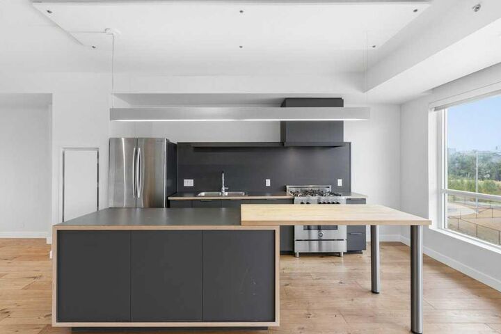 Property Photo:  63 Inglewood Park SE 421  AB T2G 1B7 