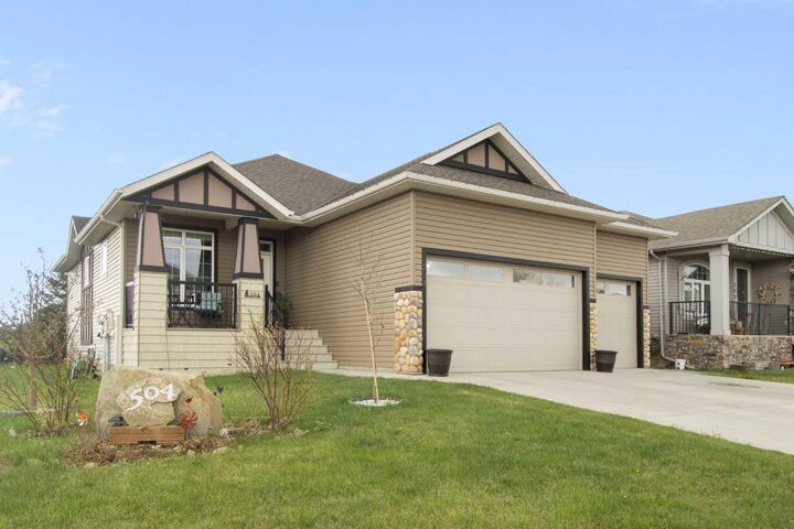 Property Photo: 504 Harrison Court AB T0M 0S0