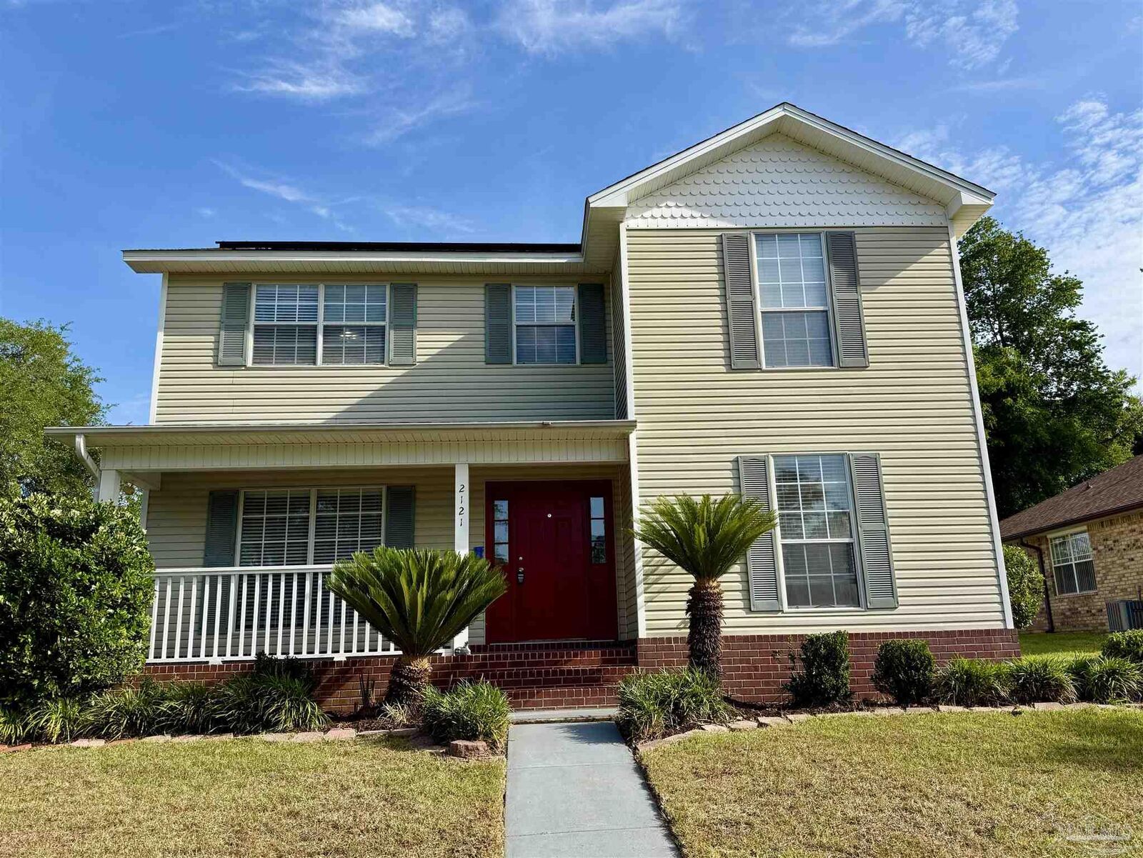 Property Photo:  2121 Pin High Dr  FL 32526 