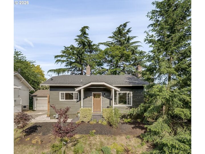 Property Photo: 636 SE 68th Ave OR 97215