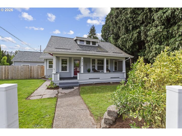 Property Photo: 4810 SE Hull Ave OR 97267