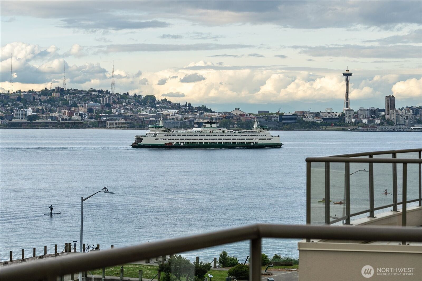 Property Photo:  1210  Alki Avenue SW 601  WA 98116 